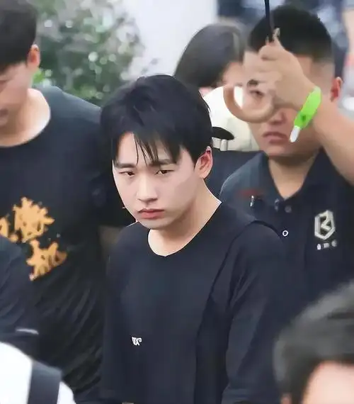 德云社郭麒麟近照曝光惹争议身体发福胖到离谱网友直呼认不出