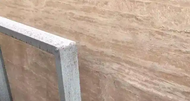 大理石品种有白云石,镁橄榄石,方解石.