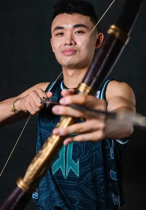 社会人图片霸气拿刀(cba全明星创意写真,阿联持刀超霸气!