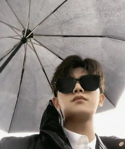 男明星任嘉伦时尚写真:英俊帅气,玉树临风_写真_时尚