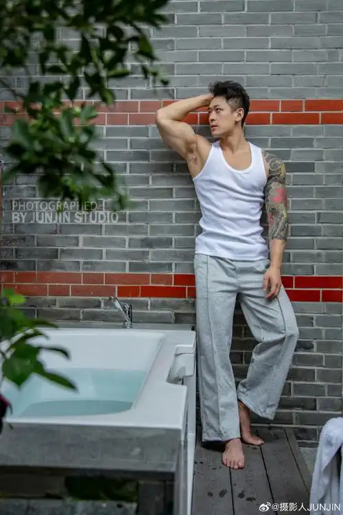 运动健身##肌肉男##健身男理想身材摄影##体育生的腿