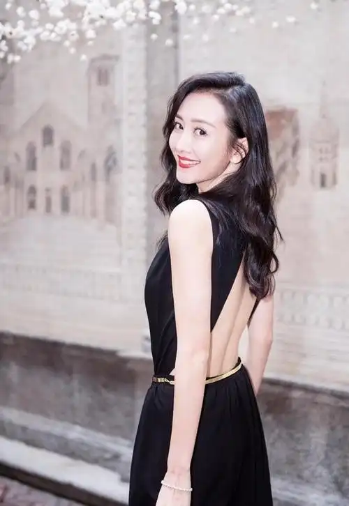 王鸥卸妆前后变化差距大,卸妆前是女神,卸妆后差点认不出