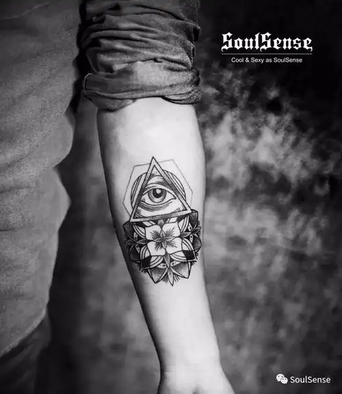 soulsense 纹身 | "上帝之眼",一颗万丈光芒所环绕的眼睛