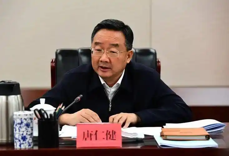 甘肃省长唐仁健,任中央农村工作领导小组成员兼办公室主任,农业农村部