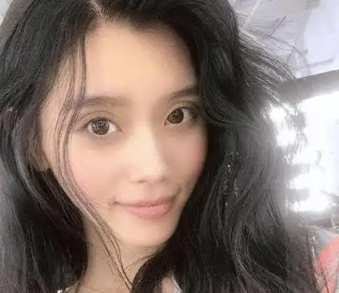 奚梦瑶10年前旧照曝光,变化大到认不出来,网友们,同一个人|超模|西装