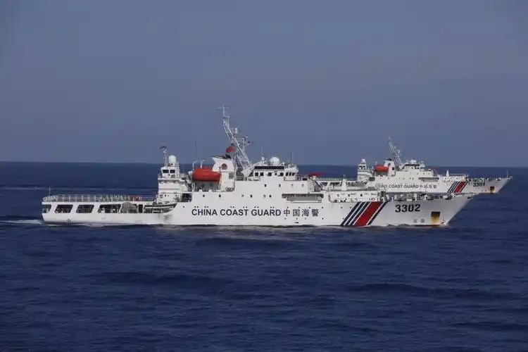 同时,海警主要使用的武器装备也焕然一新,从14.