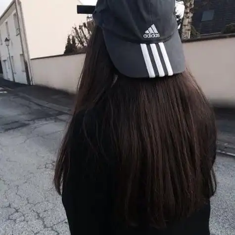 黑白头像戴帽子 女生头像背影 女生头像图片大全 -【爱个性】