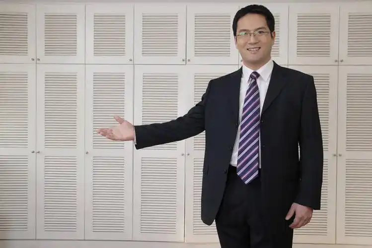 商务人士,商务男性,办公室,横图,彩色,室内,白天,衬衫,商务,成功,信心