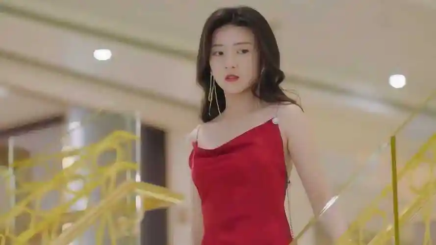 你是我的命中注定陈嘉欣华丽变身靓丽形象惊艳全场