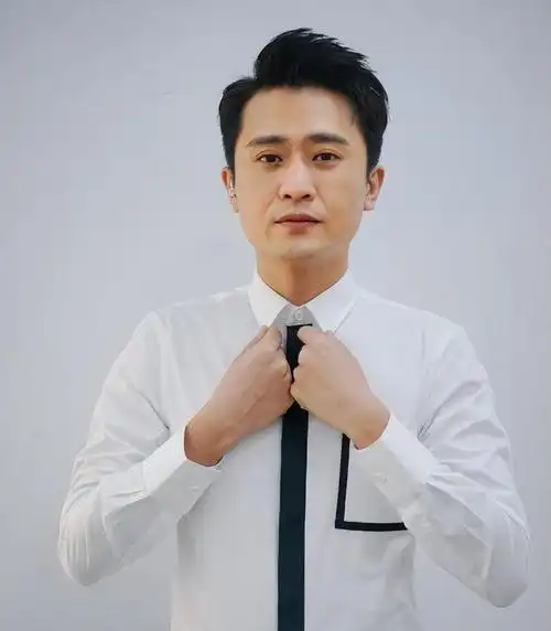 回顾央视主持杨帆娶青梅竹马妻子收获幸福就是大女儿让我头痛