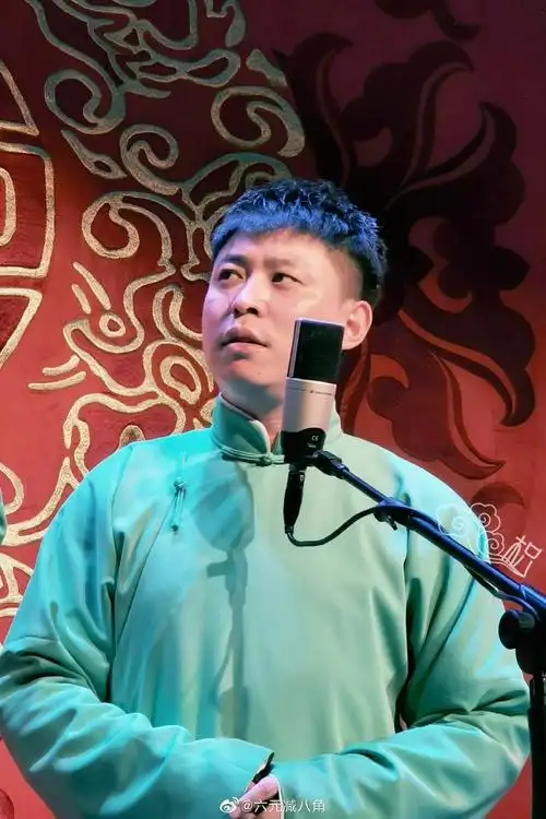 李鹤东图源见水印抱图前看看简介