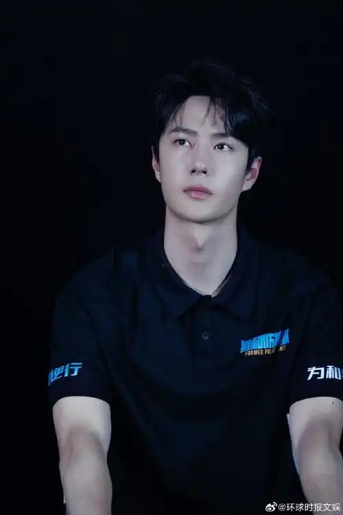 王一博笑颜##王一博维和防暴队路演生图##王一博被小朋友夸脸红