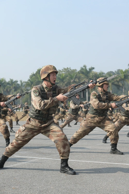 第74集团军某旅开展战神杯军事体育运动会开训开赛开