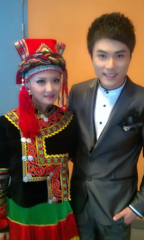 舞阳和云南台主持人