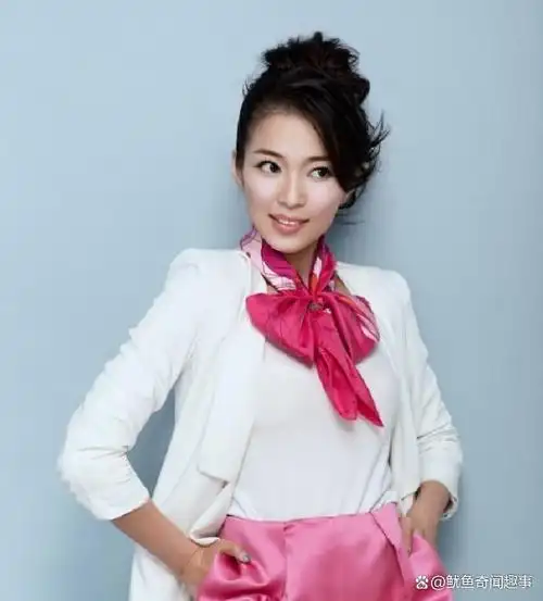 她是东方卫视主持人,当年风光出嫁,离婚后11年独自抚养儿子