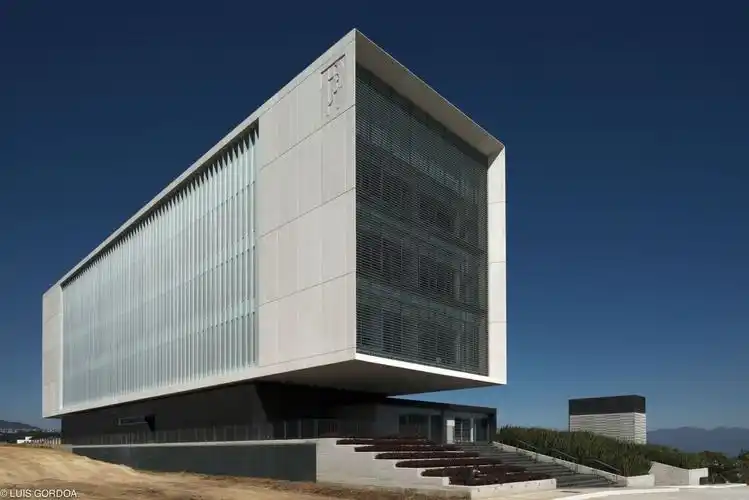 韦拉克鲁斯市办公楼侧面外观图-韦拉克鲁斯市办公楼第2张图片