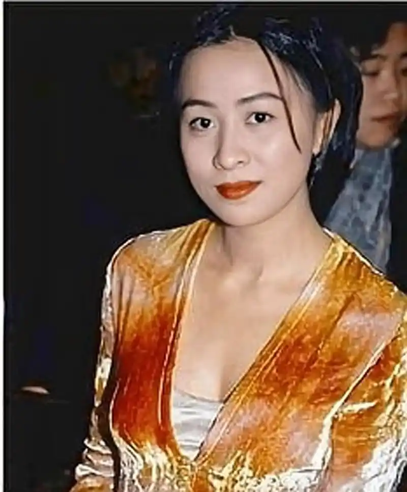 在那个无ps还美女如云的年代,来看看刘嘉玲年轻时候的样子吧