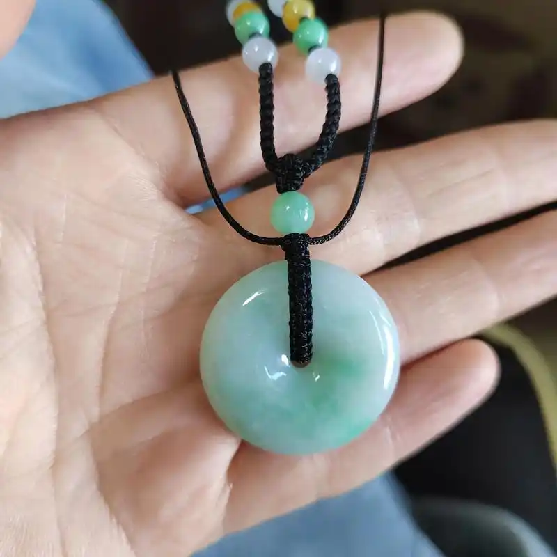 纯手工编织玉绳子 #手艺人 @dou 好生意 吊坠绳子和手 - 抖音