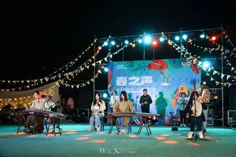 草坪音乐节就是这么燃!_景艺_微晓_石瑾瑾