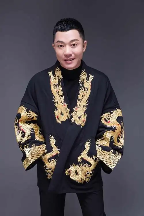 黑龙(中国内地实力男歌手))_石塘网