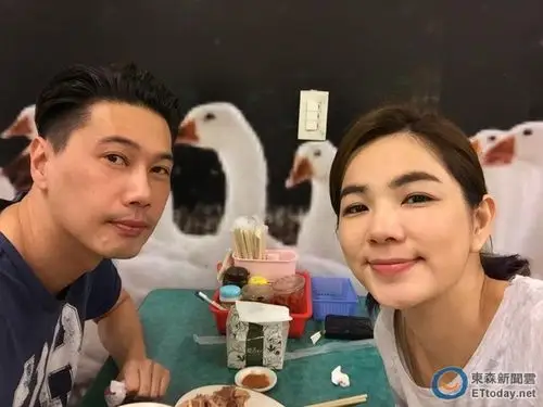 ella和老公赖斯翔感情十分甜蜜.(图/取自陈嘉桦 ella脸书)