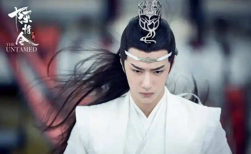 王一博饰演的蓝忘机一身白衣素袍,高雅冷清的气质让人看着都舒心.