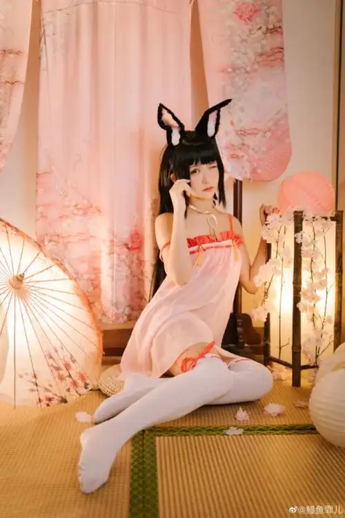 cos碧蓝航线长门美腿白丝美滋滋