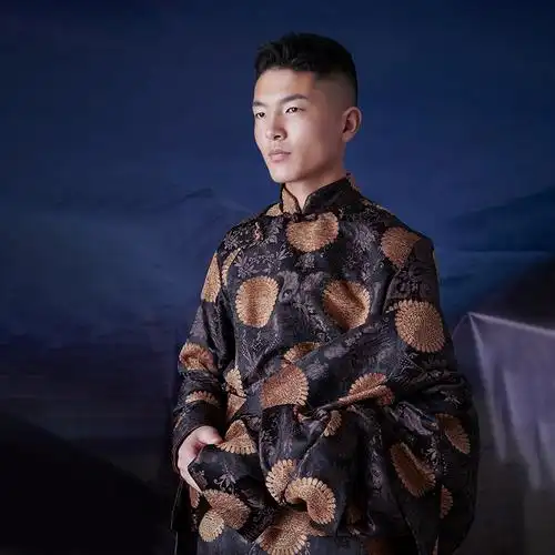 藏装男士藏袍套装藏族服装春秋季保暖冬装新款西藏藏式