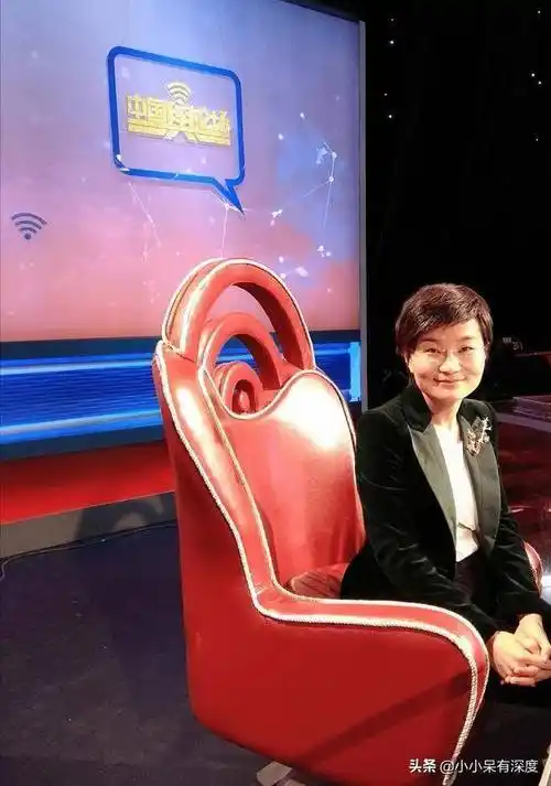 评论员苏晓晖近照,网上,喜欢她和不喜欢她的都有,你喜欢她吗?