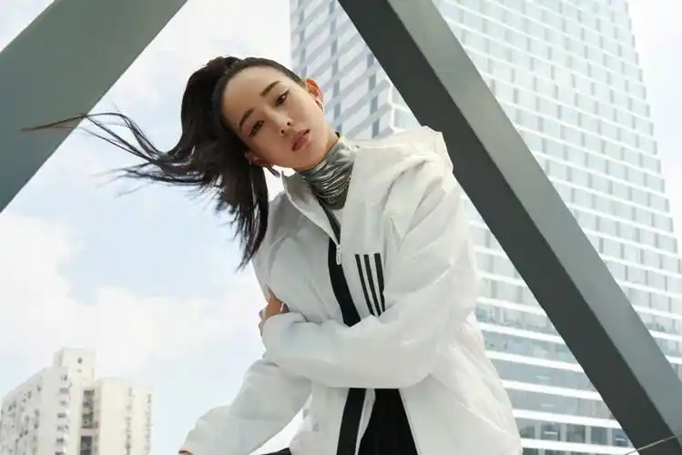 张钧甯时尚运动风写真图片,明星,高清,时尚,运动,美女明星,休闲,张钧