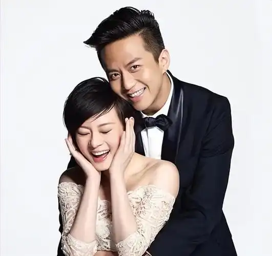 有种尴尬叫孙俪玩性感,红毯造型次次雷人,网友:太土了