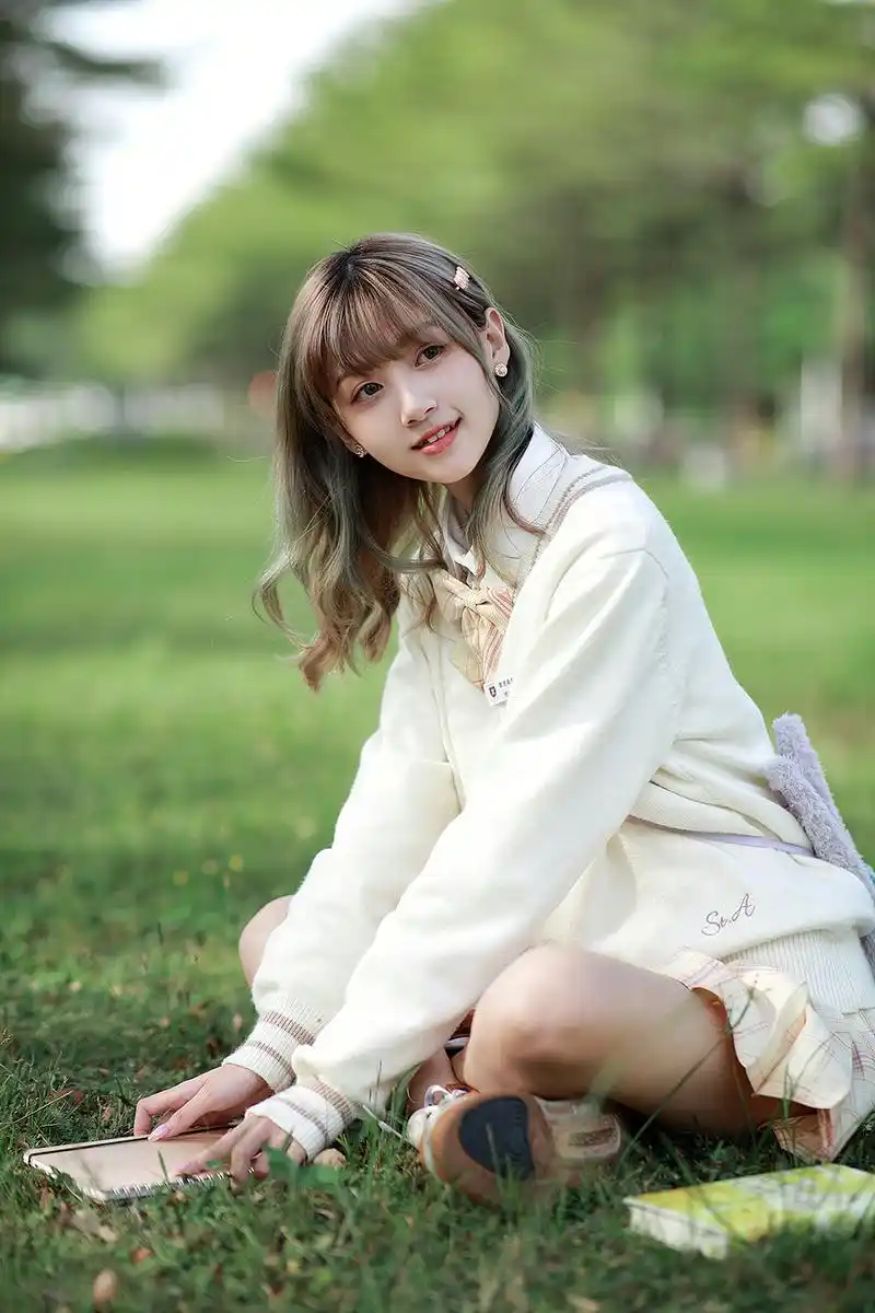 家庭聚会,舅妈问我月薪多少,我说三千五,后来我家清净了很多