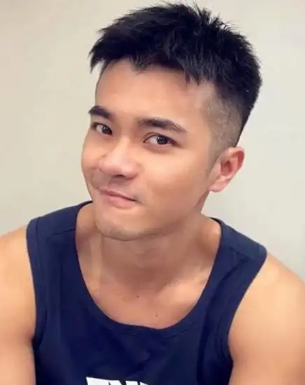 男士两边推平发型,两边略秃发型设计