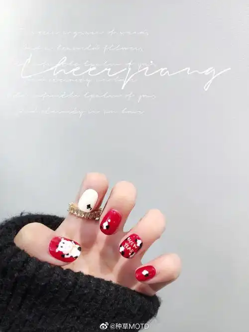 7415新年美甲74152021牛年开门红美甲来啦~给自己画了一个在"