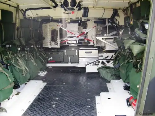 cv9035nl步兵战车的内部景观.