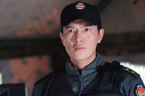 张进《霹雳火》剧照