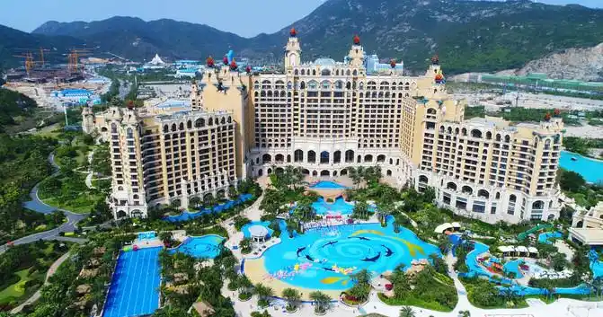 长隆横琴湾水世界可与海豚一起畅游的亲子戏水乐园