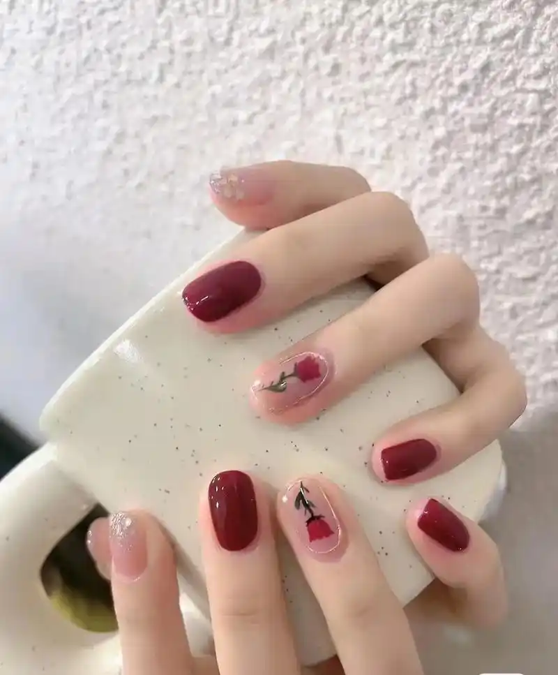 秋冬氛围感显白美甲款式