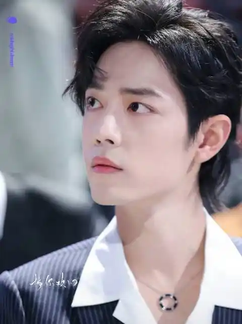 内娱颜值天花板这个造型,太贵公子了,高贵到不行肖肖雅楠的微博视频