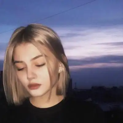 忧郁的欧美女孩头像高清忧郁气质的欧美女生头像图片