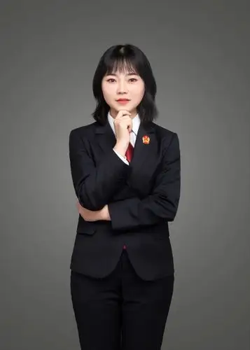 法院女神们是怎样的一场变装秀告诉你