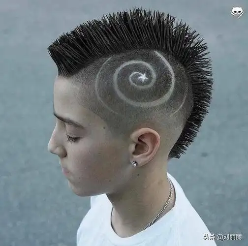 小男孩发型2021最新图片帅气(儿童发型简单好看男孩)-天晟网