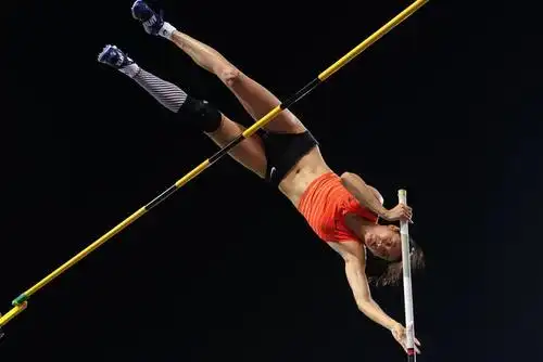 (体育)田径——全国冠军赛:女子撑杆跳高决赛赛况