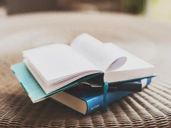 心安便是归处,书本,书香,文艺,唯美,安静,静物,岁月静好每日精品壁纸