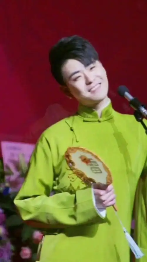 张云雷 一颦一笑具是温柔