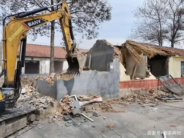 农村房屋拆迁现场
