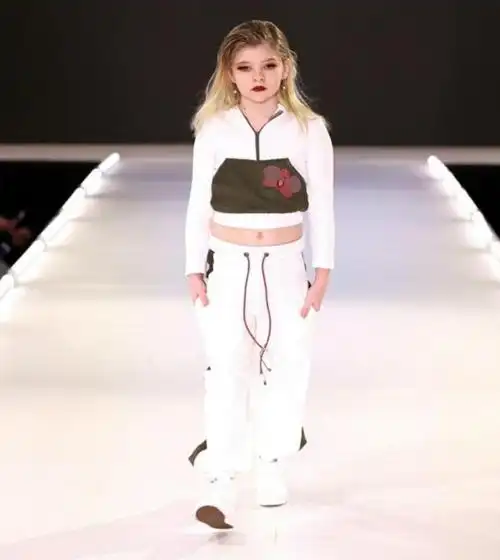 10岁变性童模吸金百万登上德媒头条!亲妈这操作我不理解…_沪江德语学