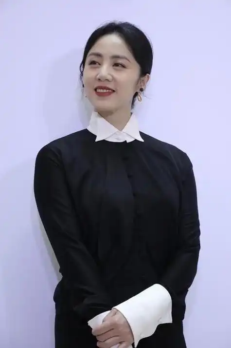 孙莉是一位出生于1977年的女演员,曾经在《仙剑奇侠传》《天地传说之