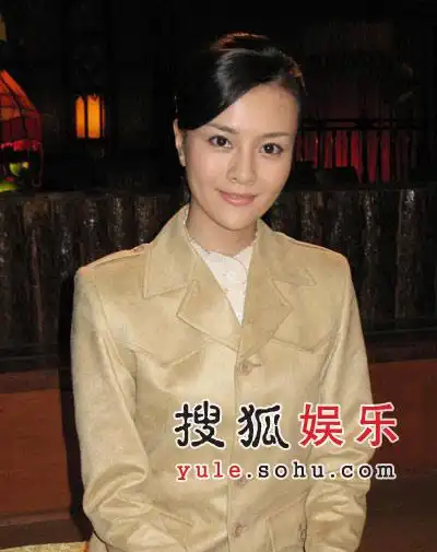 刘孜《世纪不了情》造型 显清纯知性气质(图)