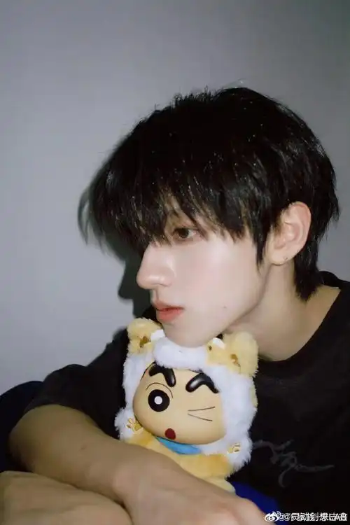朱志鑫[超话]##朱志鑫##蜡笔小新##蜡笔小新盲盒##蜡笔小新周边